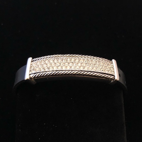 Gorgeous Lia Sophia Crystal Bracelet - Picture 2 of 2